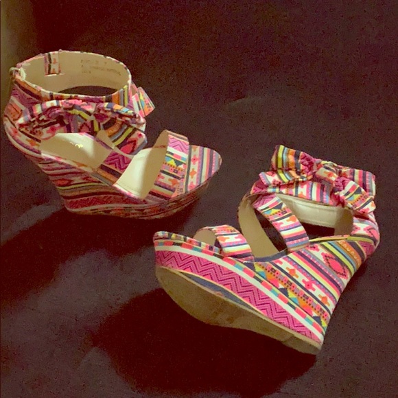 Bright color tribal print beauties - Picture 2 of 2